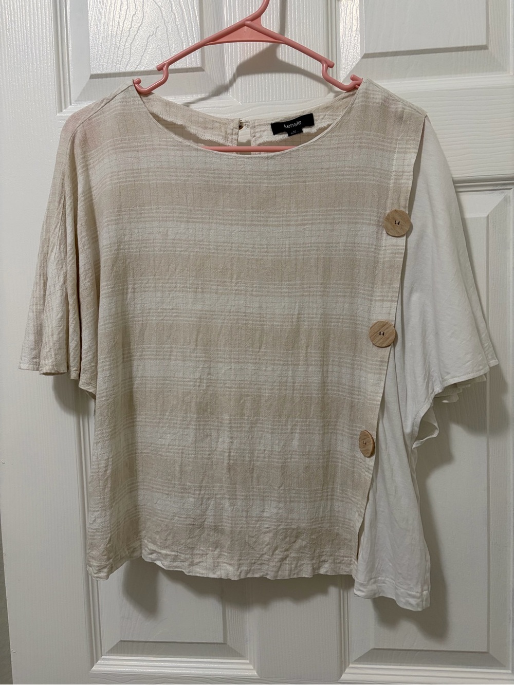 kensie Cream & White Button-Accent Split-Sleeve Blouse